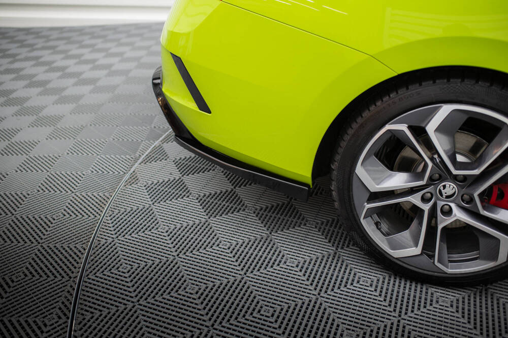 Añadido lateral difusor Maxton v4 Skoda Octavia RS Mk4 2020 -