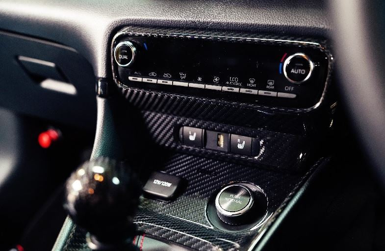 Embellecedor aireador central carbono TOM’S para Toyota GR Yaris Gen1