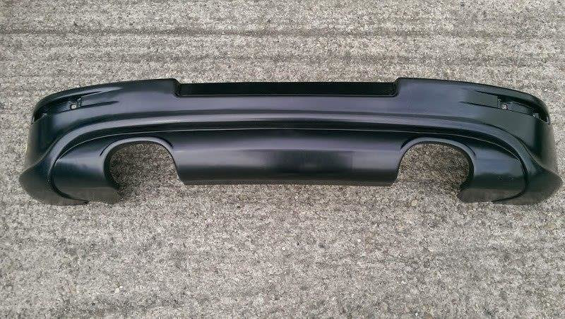 Difusor Maxton Volkswagen Golf mk5 look R32 (Doble salida)