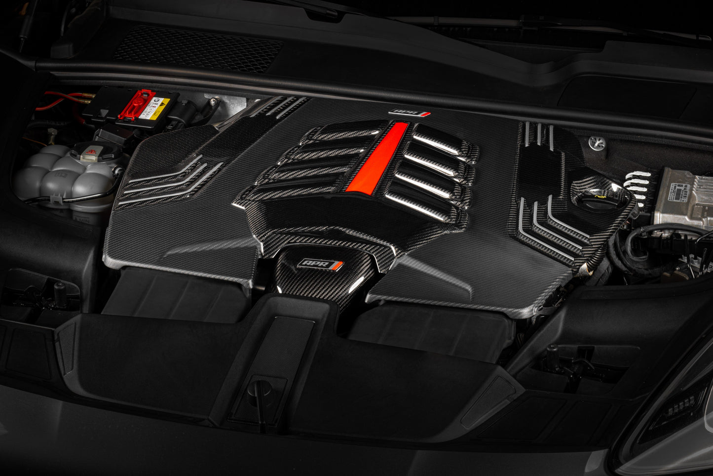 Tapa de motor de fibra de carbono APR para Audi RSQ8 / Lamborghini Urus / Cayenne 4.0T