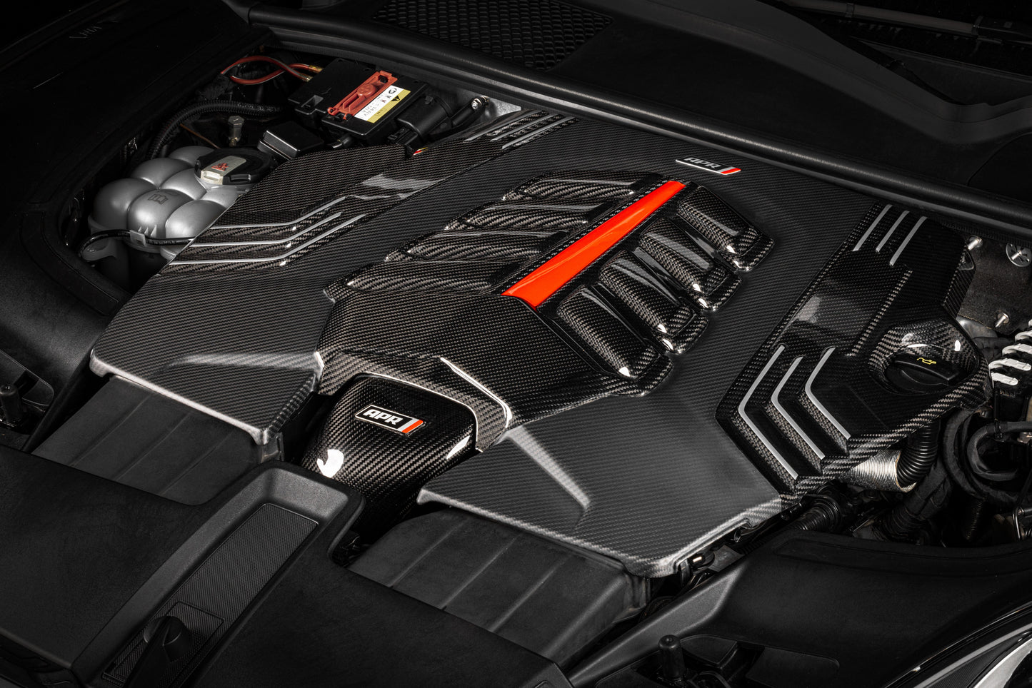 Tapa de motor de fibra de carbono APR para Audi RSQ8 / Lamborghini Urus / Cayenne 4.0T