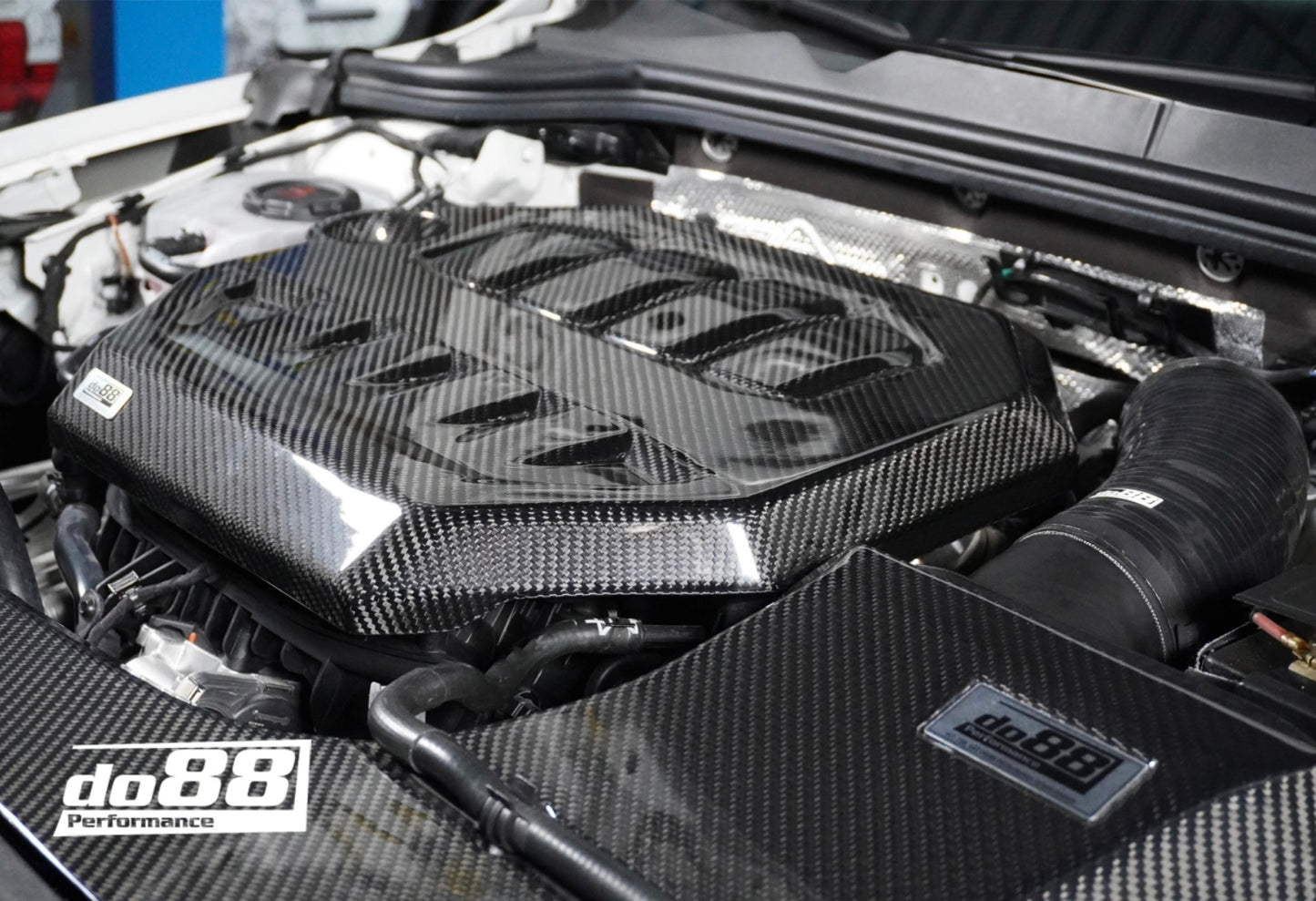 Tapa motor de carbono Volkswagen Golf mk8 GTI / GTI CS / R / ED45 2.0Tsi