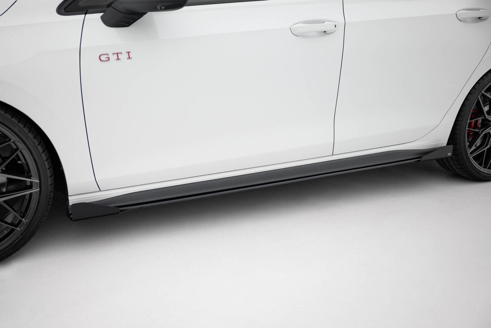 Taloneras Maxton Pro + flaps Golf Mk8 GTI / GTE / GTI Clubsport / GTD / R-Line  2020-