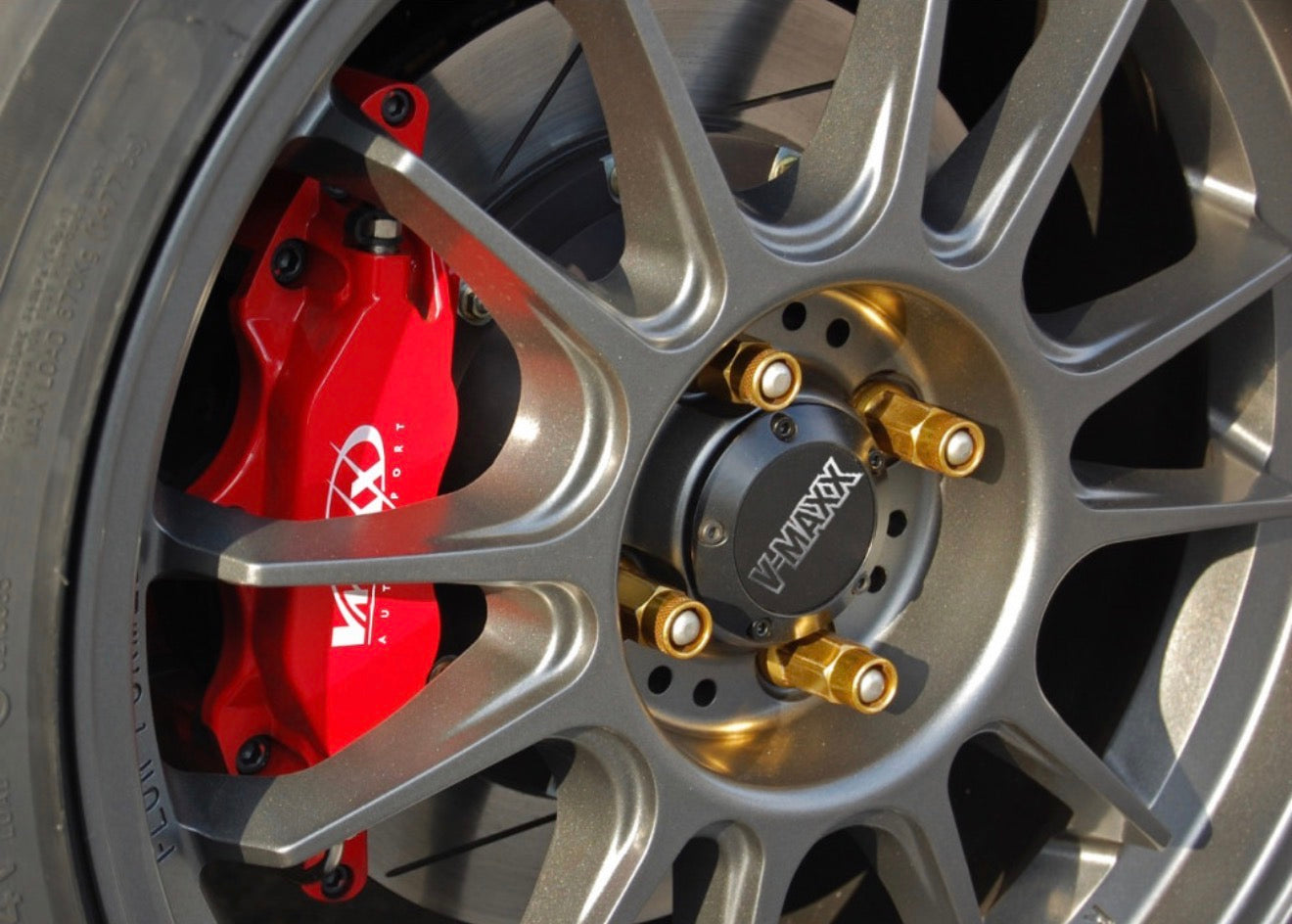 Kit frenos delanteros V-MAXX 355mm 6 pistones para Golf 5 GTI / Golf 6 R / Leon 2 Cupra / S3 8P / TT Mk2