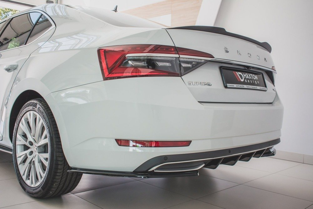 Añadido lateral difusor Maxton Skoda Superb Mk3 Hatchback/Estate 2019-