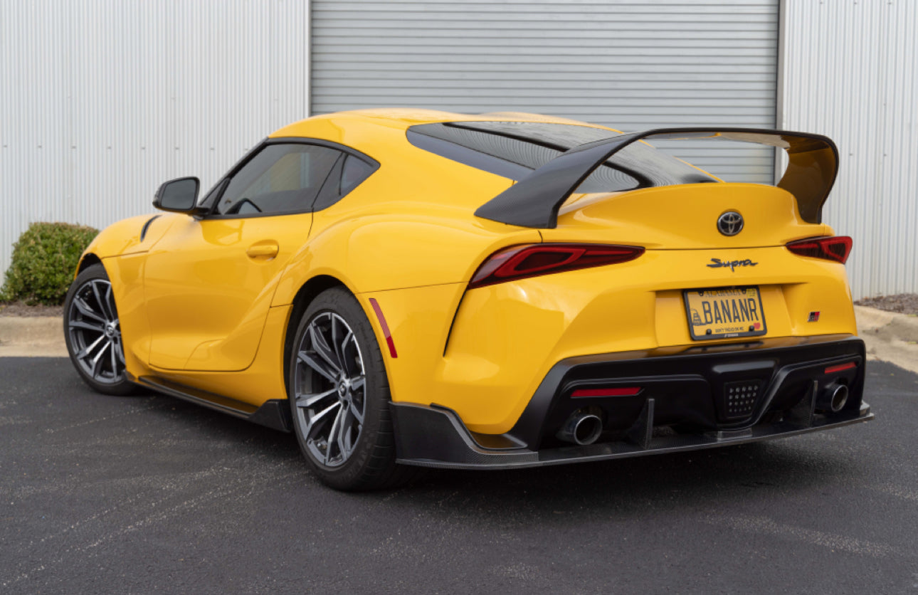 Taloneras de carbono Dinan Toyota Supra Mk5 2020/25