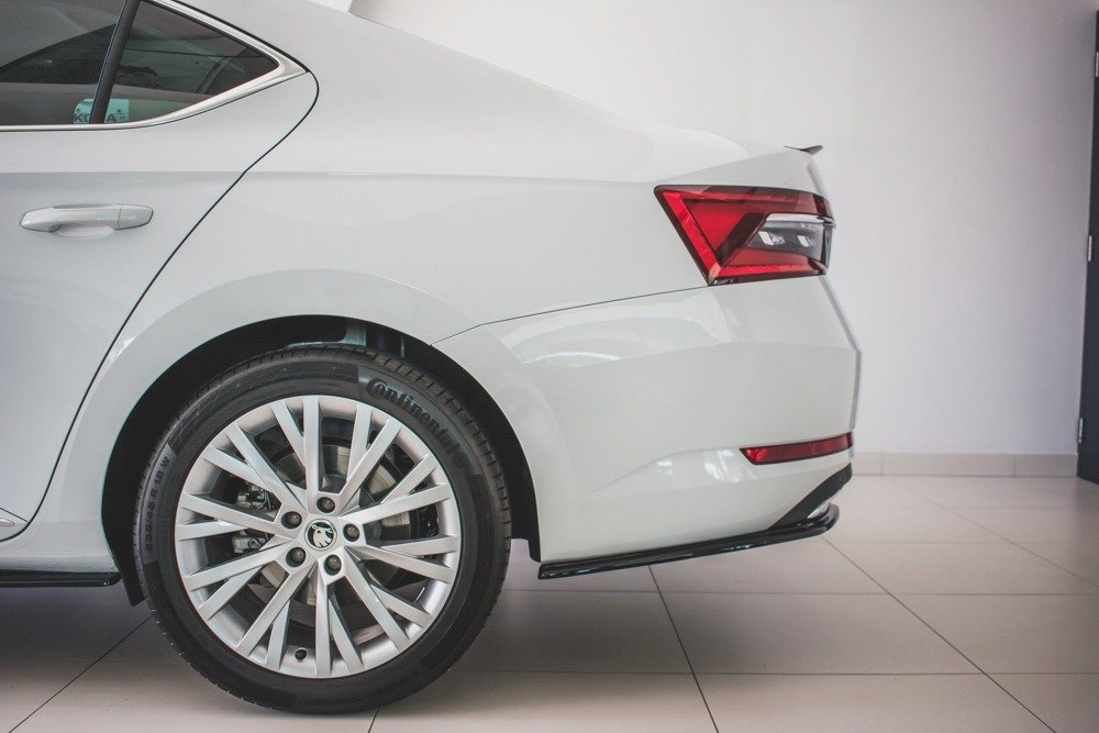 Añadido lateral difusor Maxton Skoda Superb Mk3 Hatchback/Estate 2019-