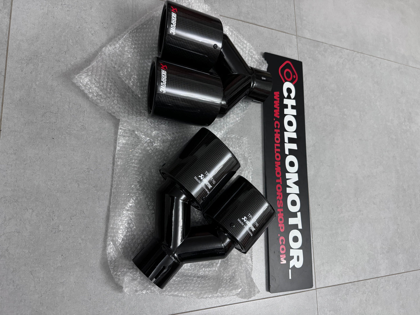 Colas escape doble carbono canto redondo