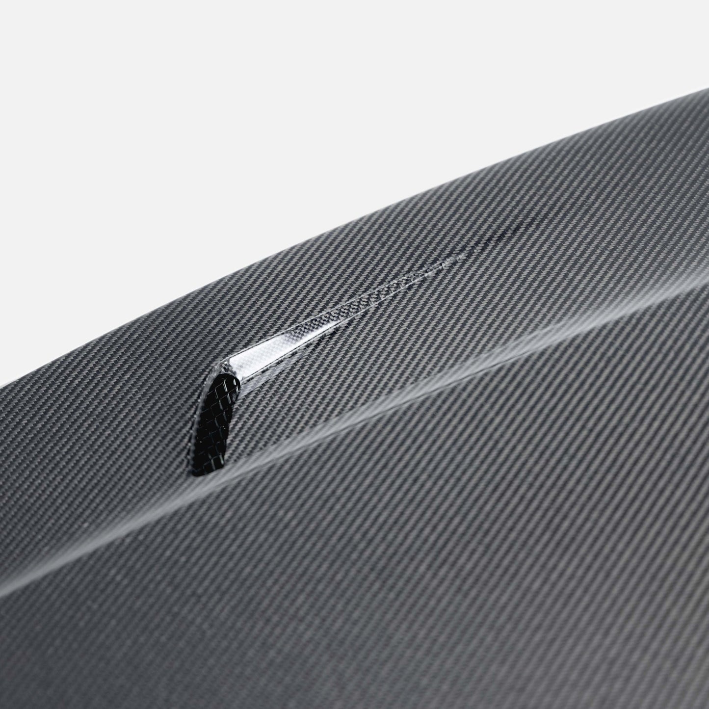 Capo de carbono Seibon TM-Style para Golf 8 GTI / Golf 8 R