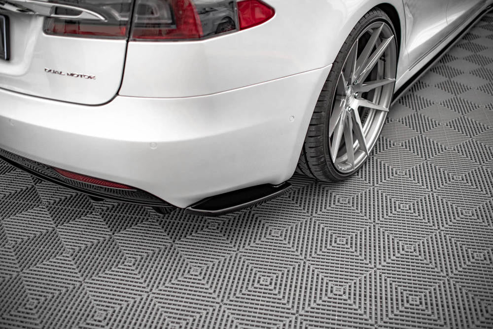 Añadido lateral difusor Maxton Tesla Model S 2016 - 2020