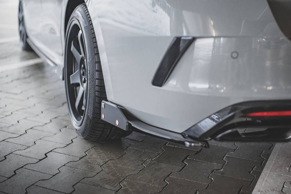 Añadido lateral difusor Maxton v2 + flaps Skoda Octavia RS Mk4 2020 -