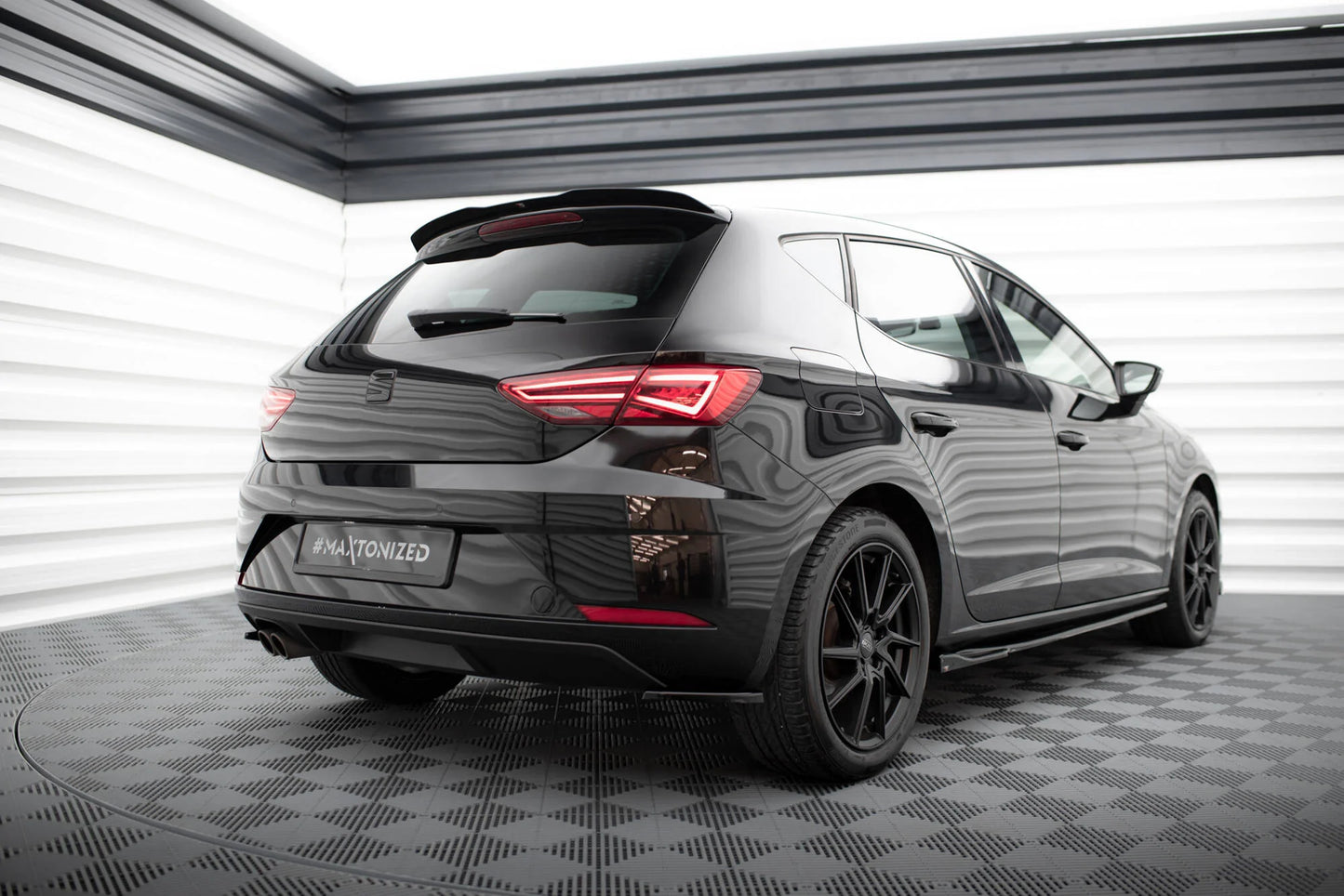 Añadido lateral difusor Maxton V1 Seat Leon mk3 2017/20