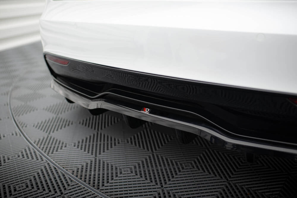 Añadido difusor Maxton V1 Tesla Model S Plaid 2021 -