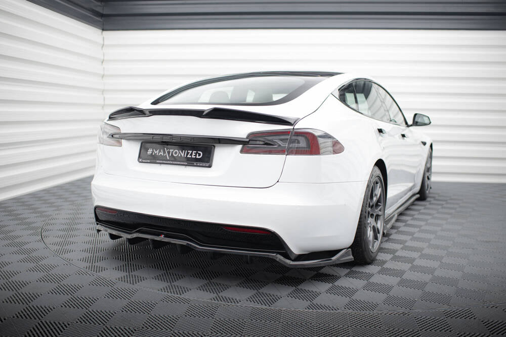 Añadido difusor Maxton V1 Tesla Model S Plaid 2021 -