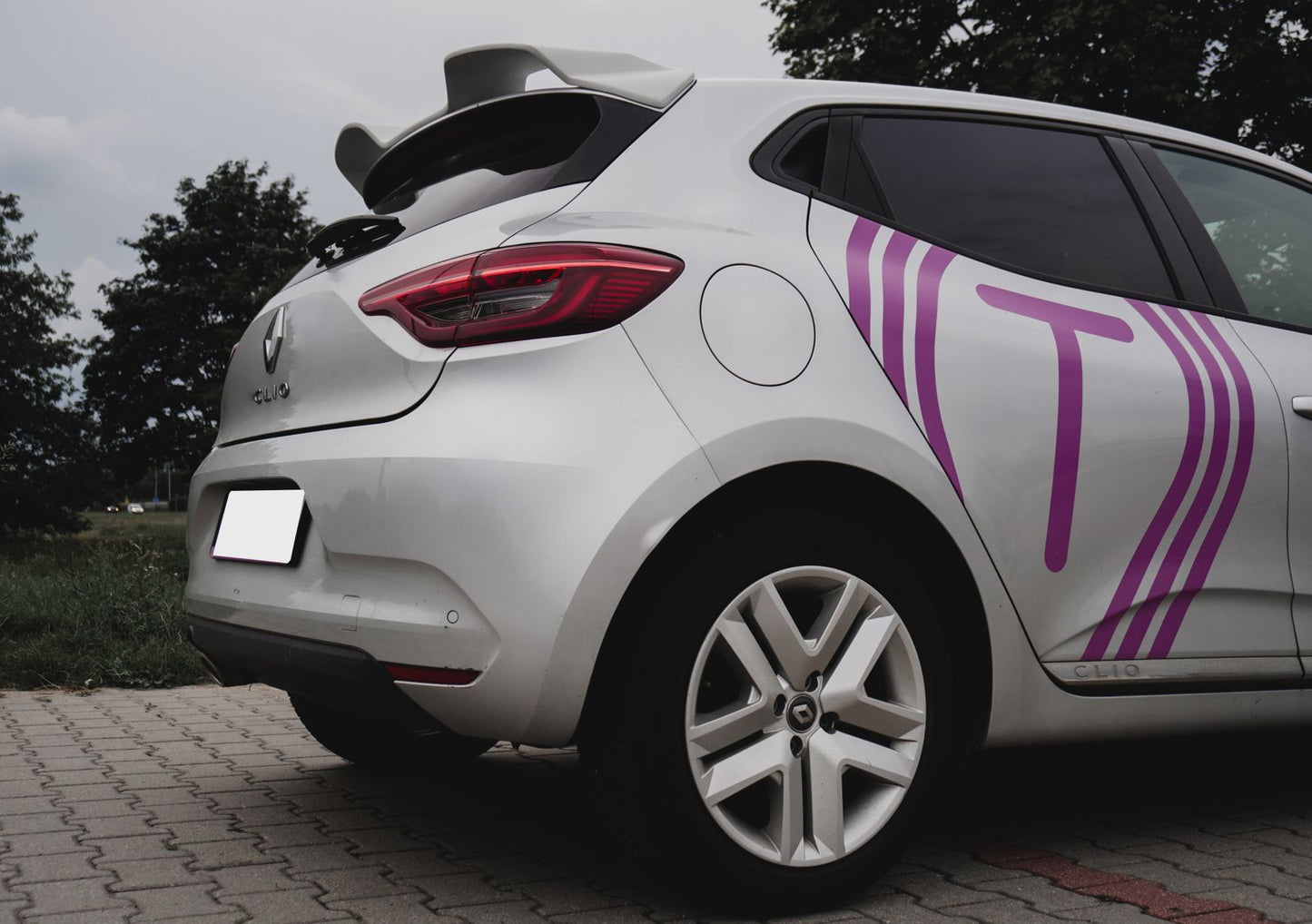 Aleron Renault Clio Mk5 look performance