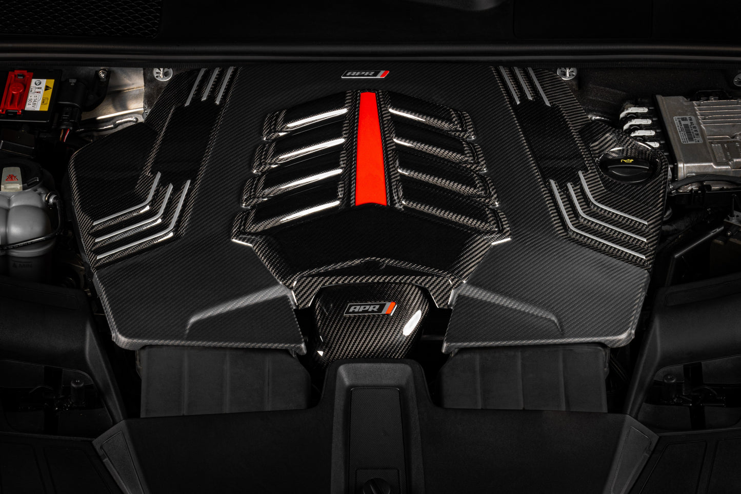 Tapa de motor de fibra de carbono APR para Audi RSQ8 / Lamborghini Urus / Cayenne 4.0T