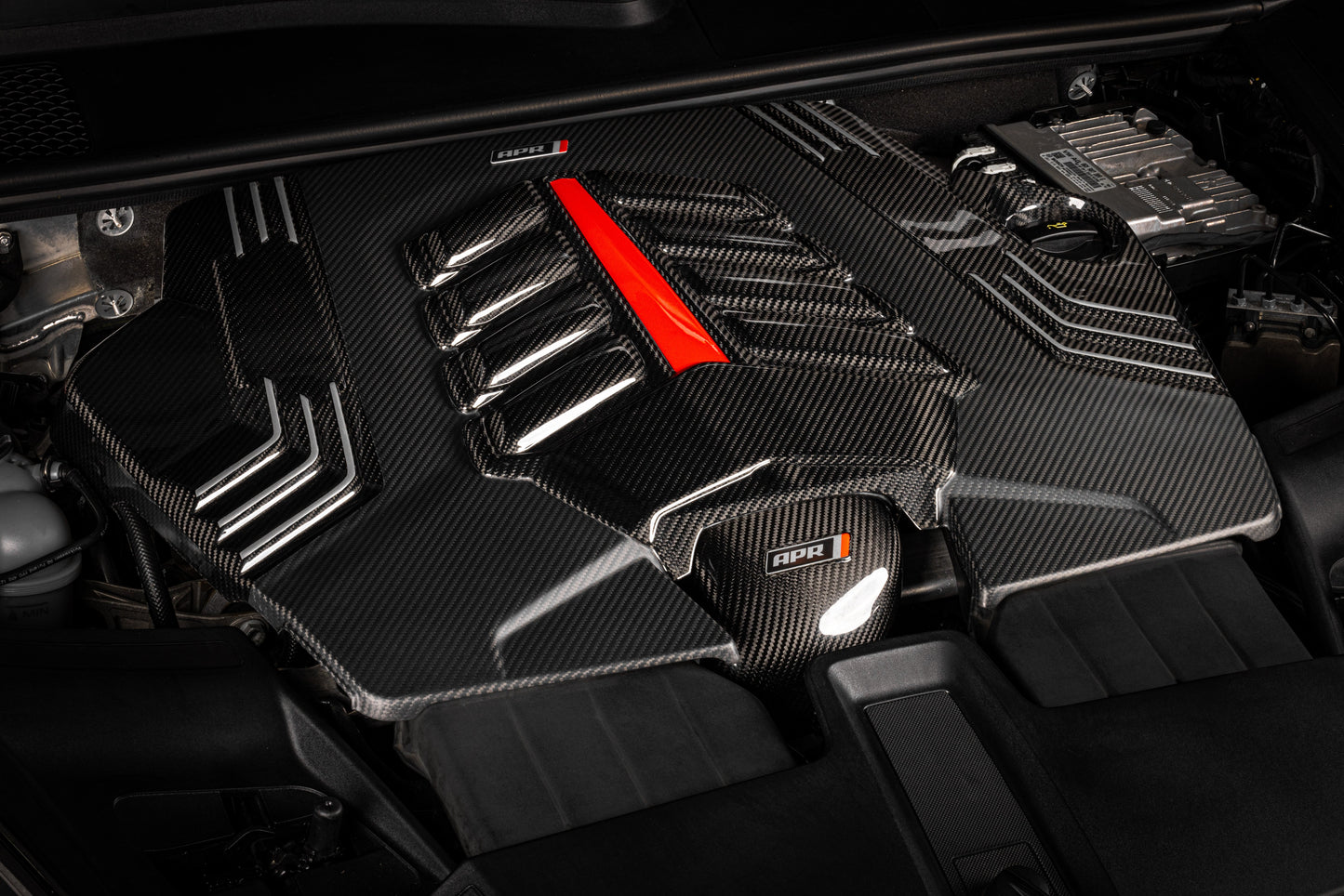 Tapa de motor de fibra de carbono APR para Audi RSQ8 / Lamborghini Urus / Cayenne 4.0T
