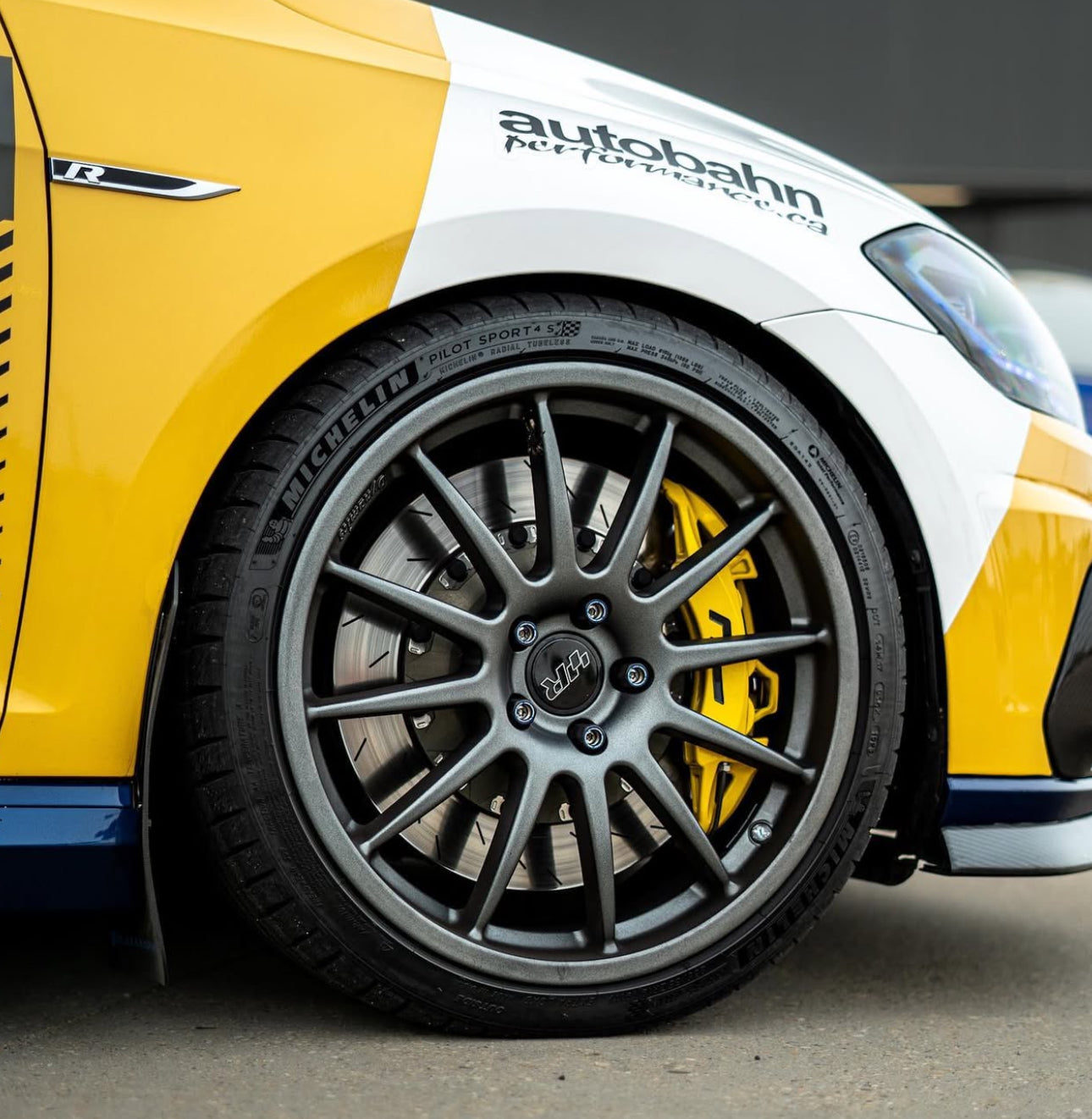 Llantas Racingline Cup Edition 18 x 8.5 - 5x112 ET45 - Gunmetal
