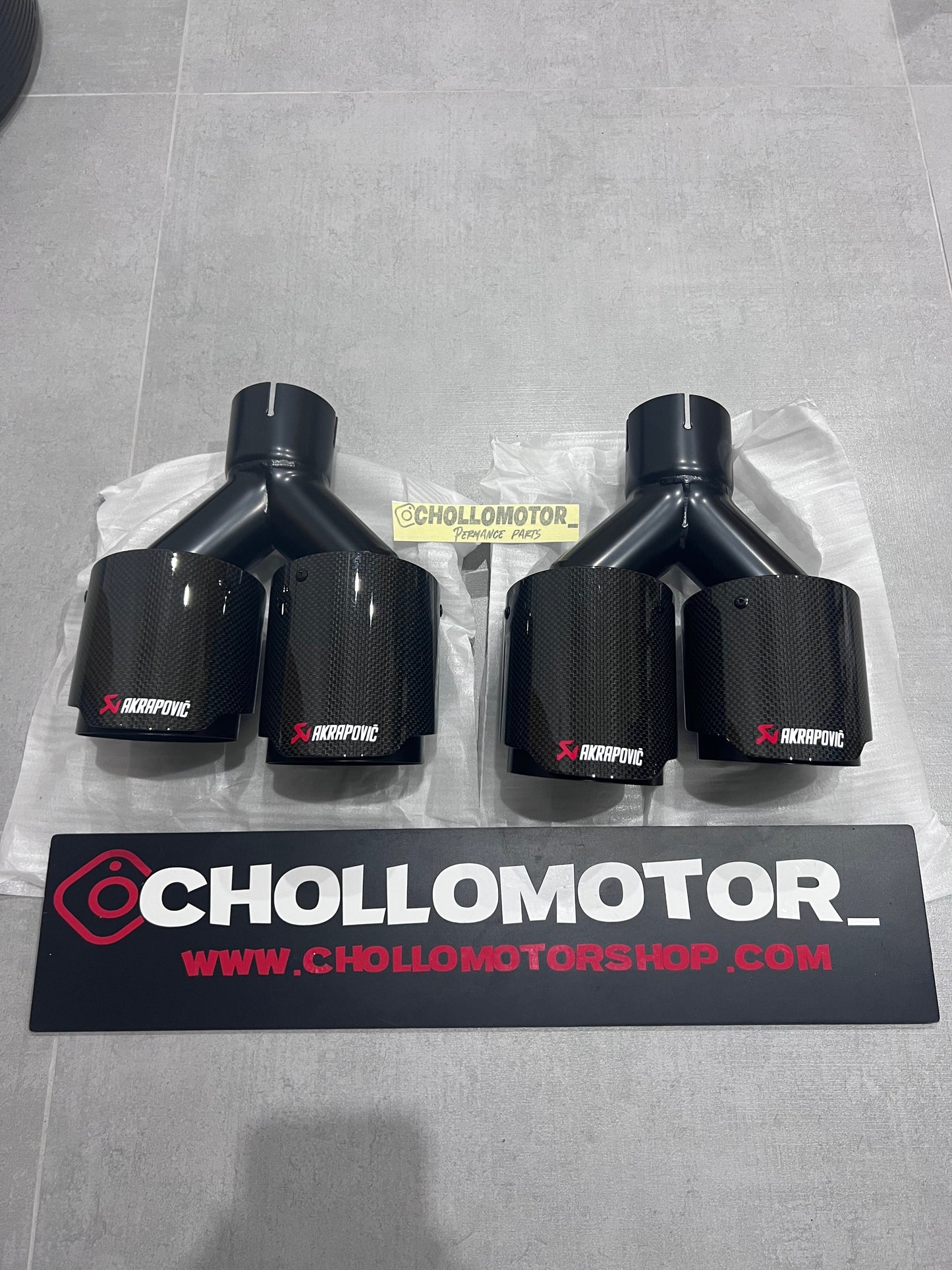 Colas escape dobles escalonadas full black carbono brillo
